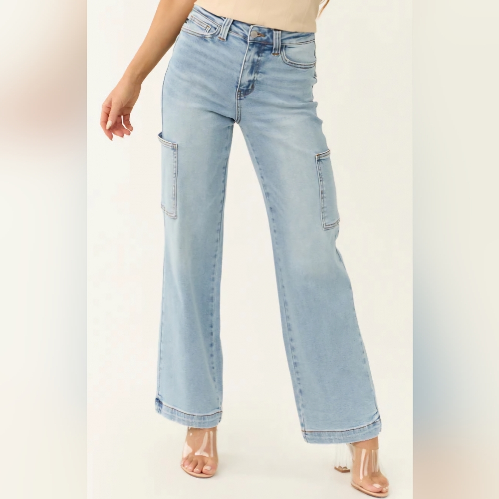 Judy Blue High Rise Light Wash Straight Wide Leg Cargo Jeans Regular Plus NEW - Picture 2 of 16
